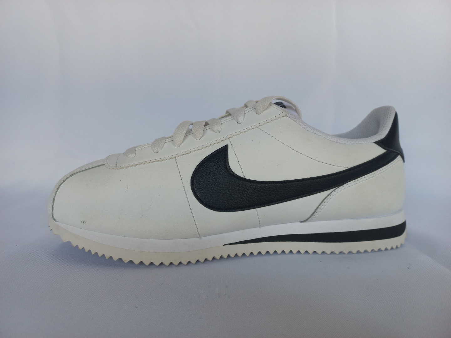 Nike Cortez Leather blancos con negro
