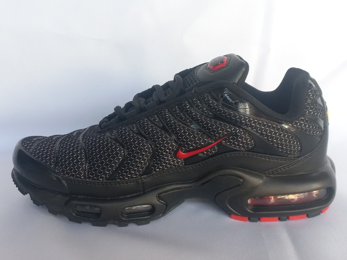 Nike Air Max Plus (TN) Black/University Red